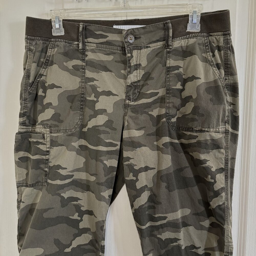 Sonoma Camo Cargo Capris Pants Ruched Crop Tie Hem Mid Rise Green Size 16 - Picture 6 of 8